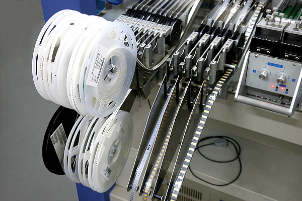 想要系統(tǒng)輻射指標達標？EMC設(shè)計來幫忙